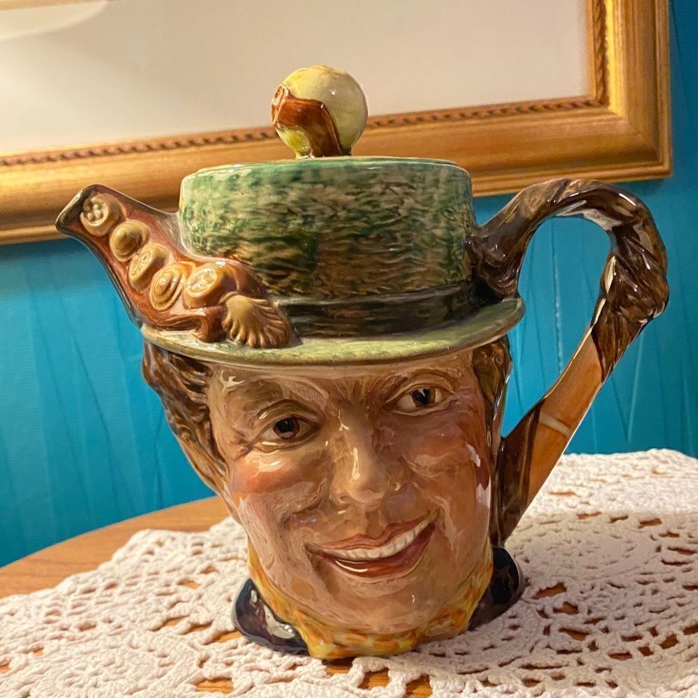 BESWICK Teapot SAM WELLER 1369 Vintage RARE Collectible Made in England 6"